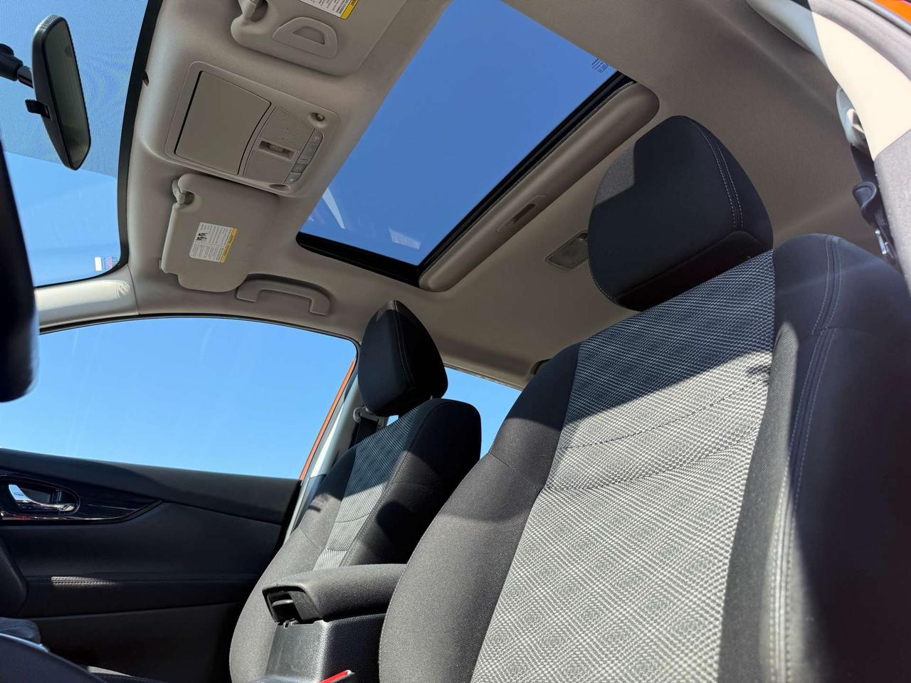 2017 Nissan Qashqai AWD SV  ACCIDENT FREE SUN ROOF CERTIFIED MINT Photo