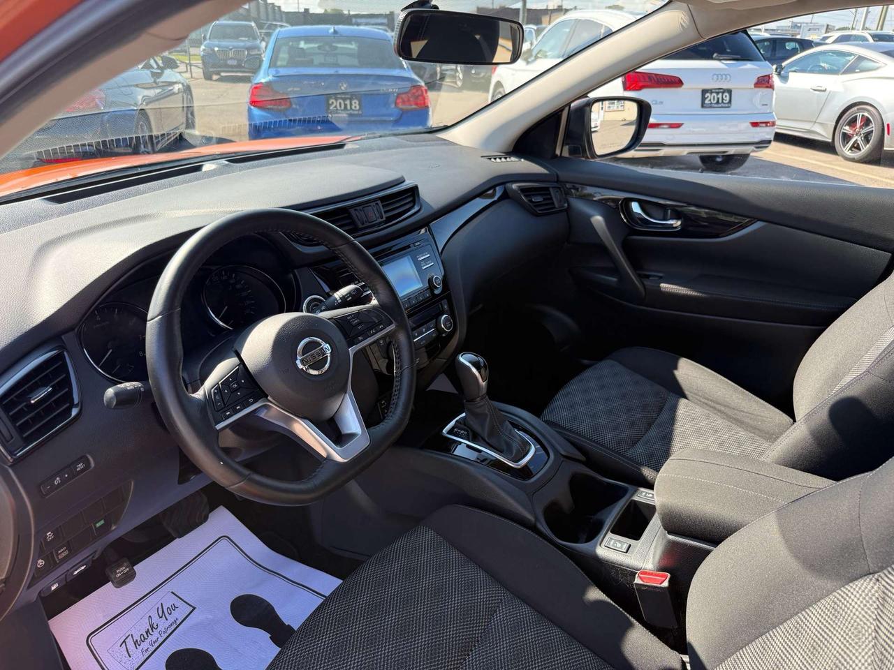 2017 Nissan Qashqai AWD SV  ACCIDENT FREE SUN ROOF CERTIFIED MINT Photo