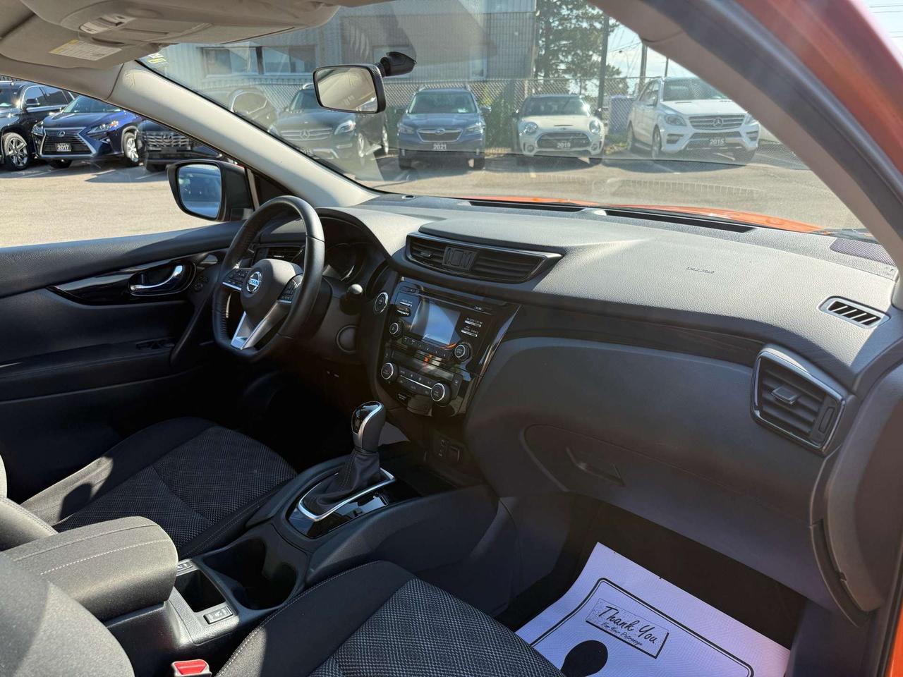 2017 Nissan Qashqai AWD SV  ACCIDENT FREE SUN ROOF CERTIFIED MINT Photo