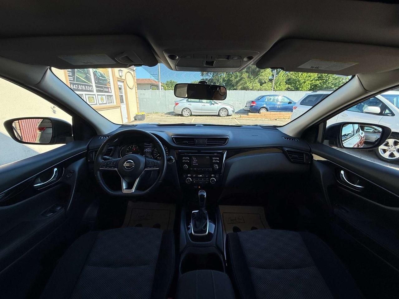 2017 Nissan Qashqai AWD SV  ACCIDENT FREE SUN ROOF CERTIFIED MINT Photo
