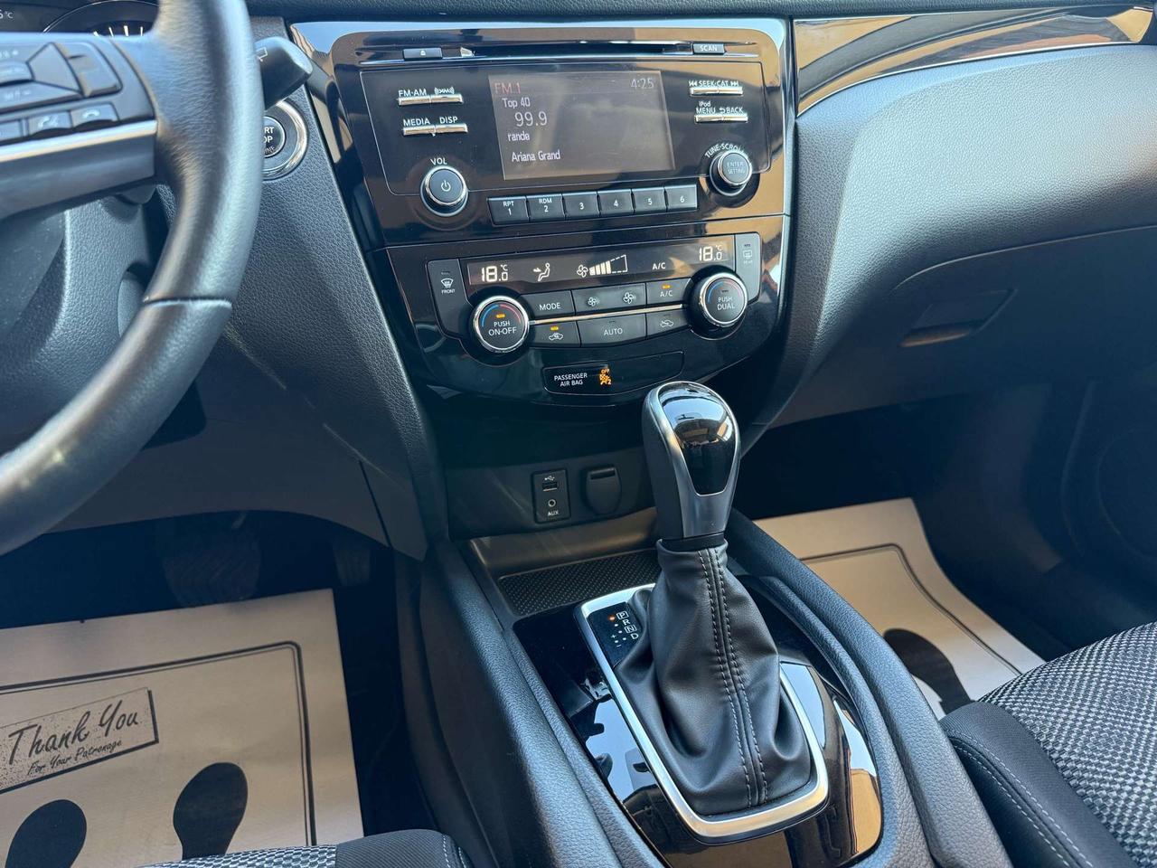 2017 Nissan Qashqai AWD SV  ACCIDENT FREE SUN ROOF CERTIFIED MINT Photo