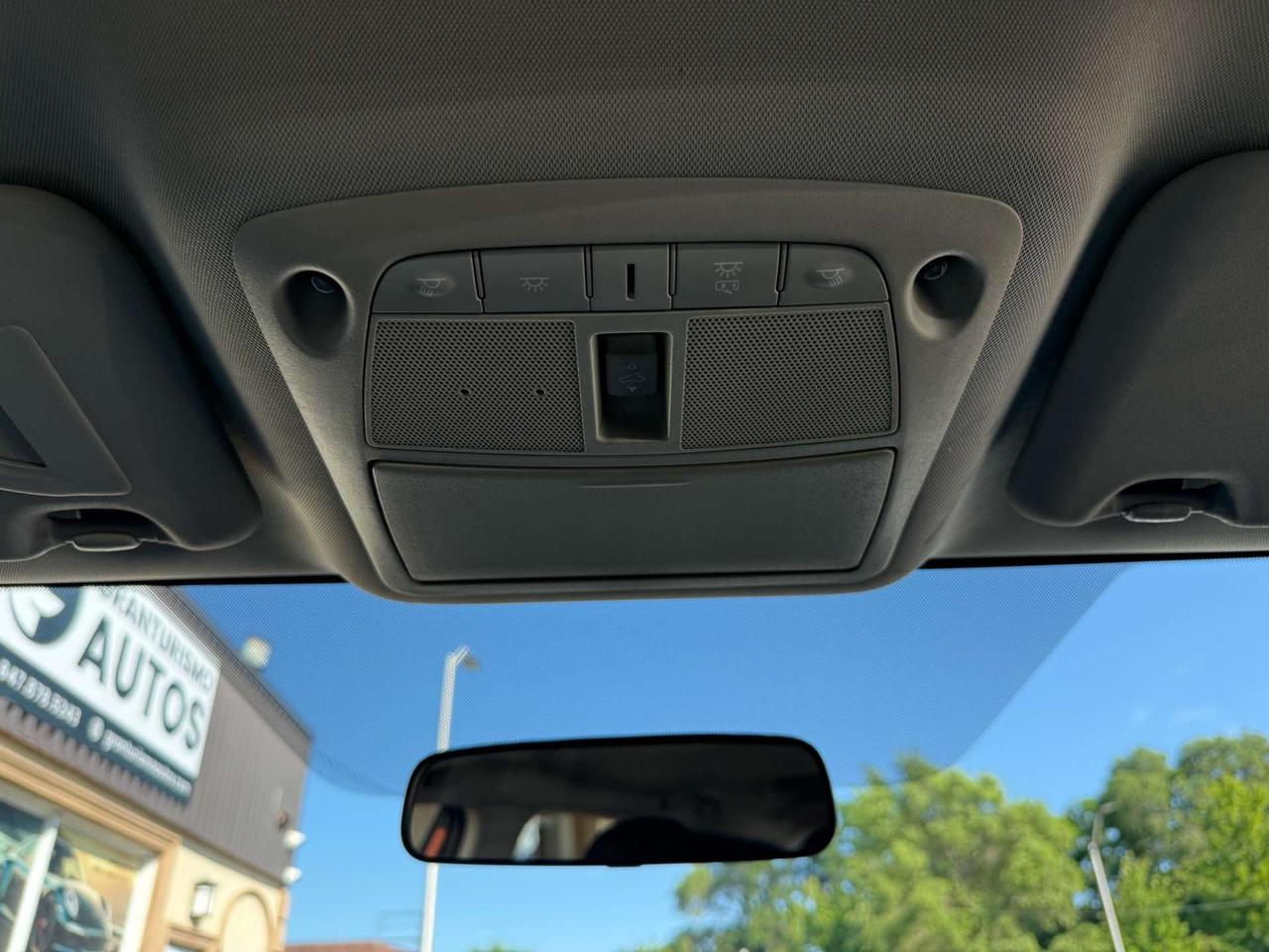 2017 Nissan Qashqai AWD SV  ACCIDENT FREE SUN ROOF CERTIFIED MINT Photo