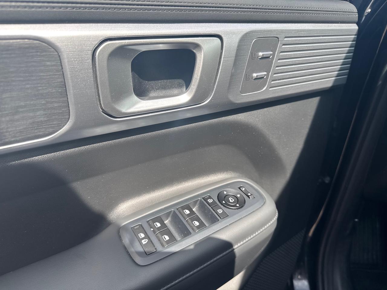 2025 Hyundai Santa Fe Luxury 4dr All-Wheel Drive Photo
