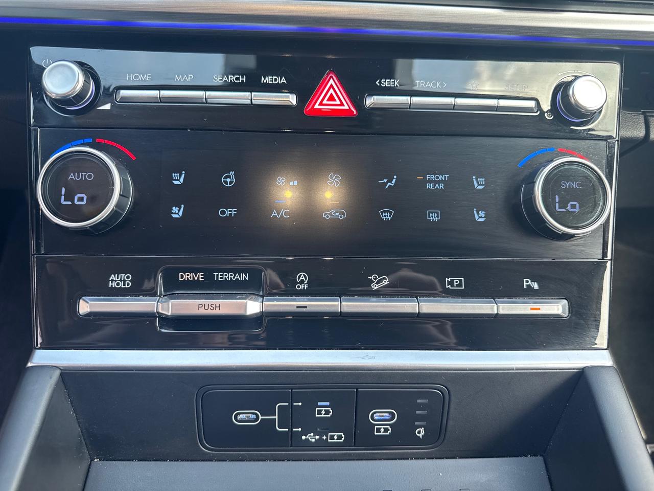 2025 Hyundai Santa Fe Luxury 4dr All-Wheel Drive Photo