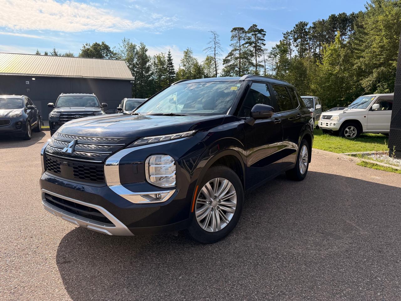2024 Mitsubishi Outlander LE 4dr S-AWC Photo