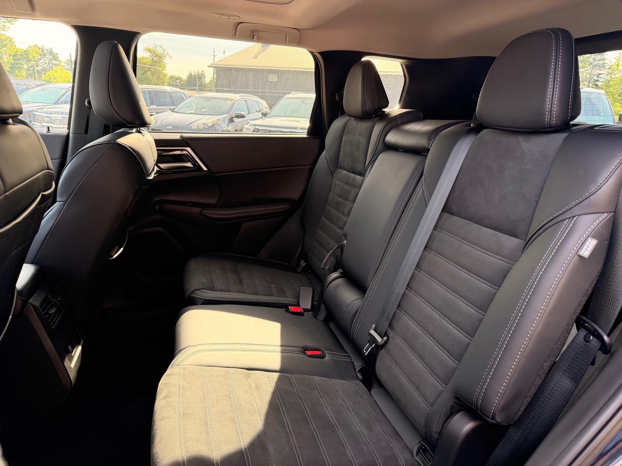 2024 Mitsubishi Outlander LE 4dr S-AWC Photo
