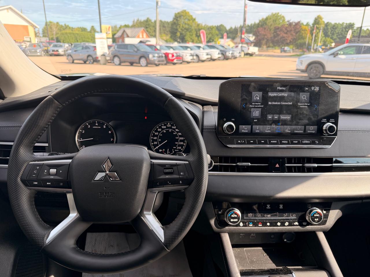 2024 Mitsubishi Outlander LE 4dr S-AWC Photo