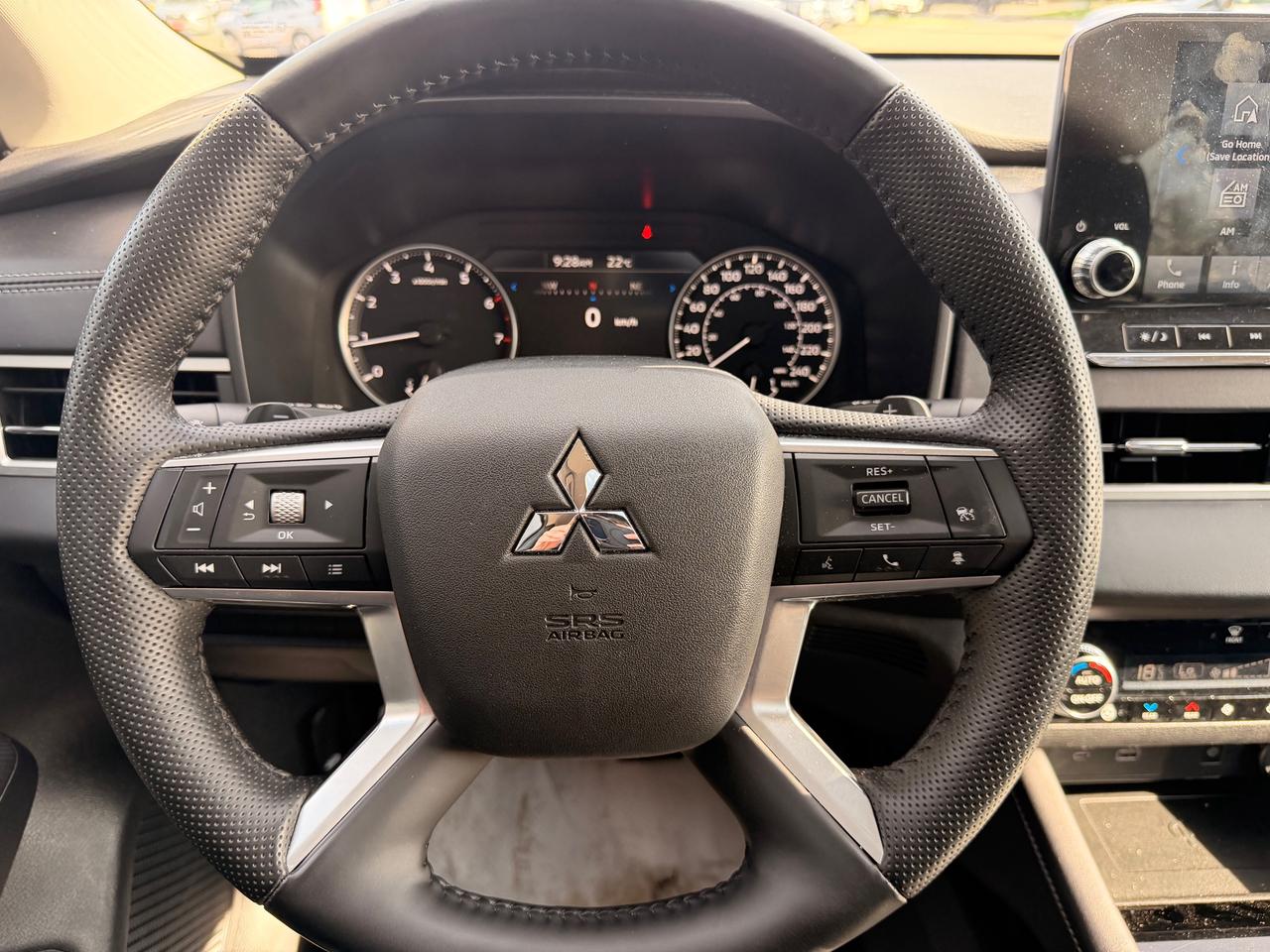 2024 Mitsubishi Outlander LE 4dr S-AWC Photo