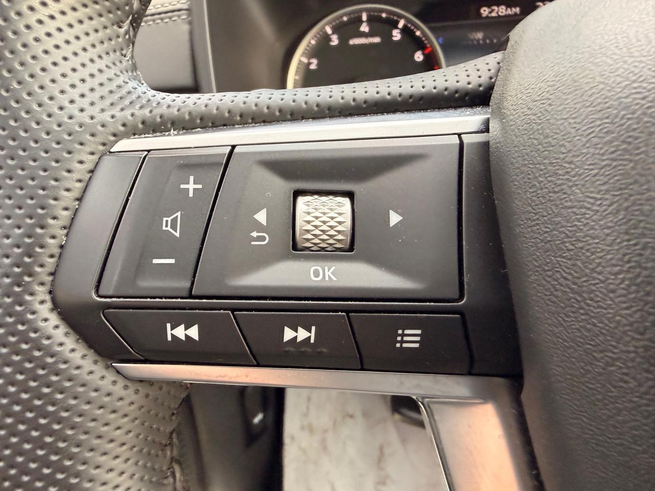 2024 Mitsubishi Outlander LE 4dr S-AWC Photo