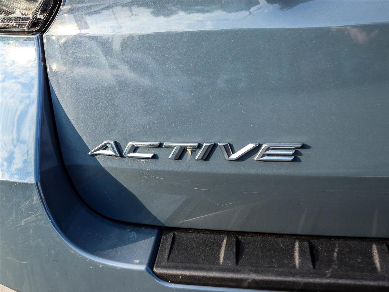 2025 Ford Explorer Active GROUP (200A) WITH CAPTAIN CHAIRS SUNROOF Photo