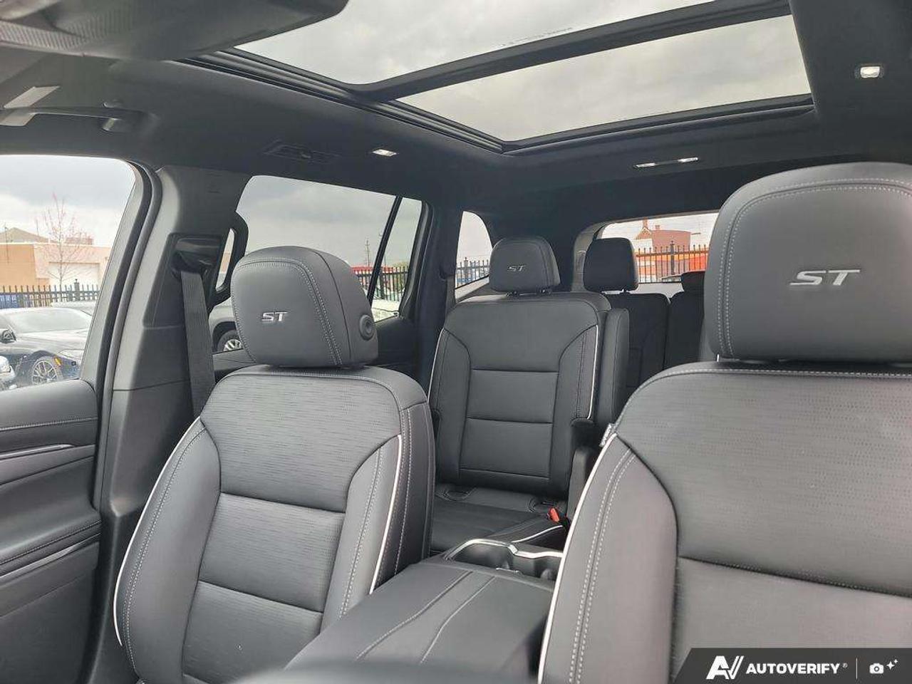2025 Buick Enclave Sport Touring   DEMO   SUPER CRUISE   PANO ROOF Photo