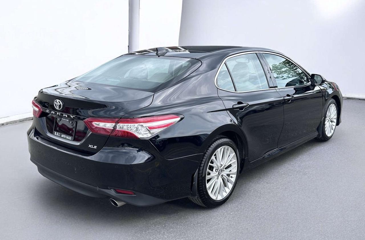 2018 Toyota Camry XLE ~ LEATHER ~ PANORAMIC ROOF ~ CERTIFIED Photo2