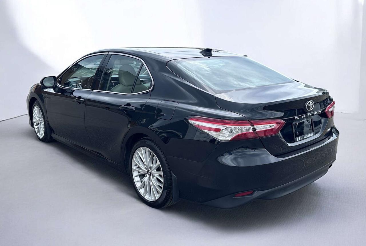 2018 Toyota Camry XLE ~ LEATHER ~ PANORAMIC ROOF ~ CERTIFIED Photo