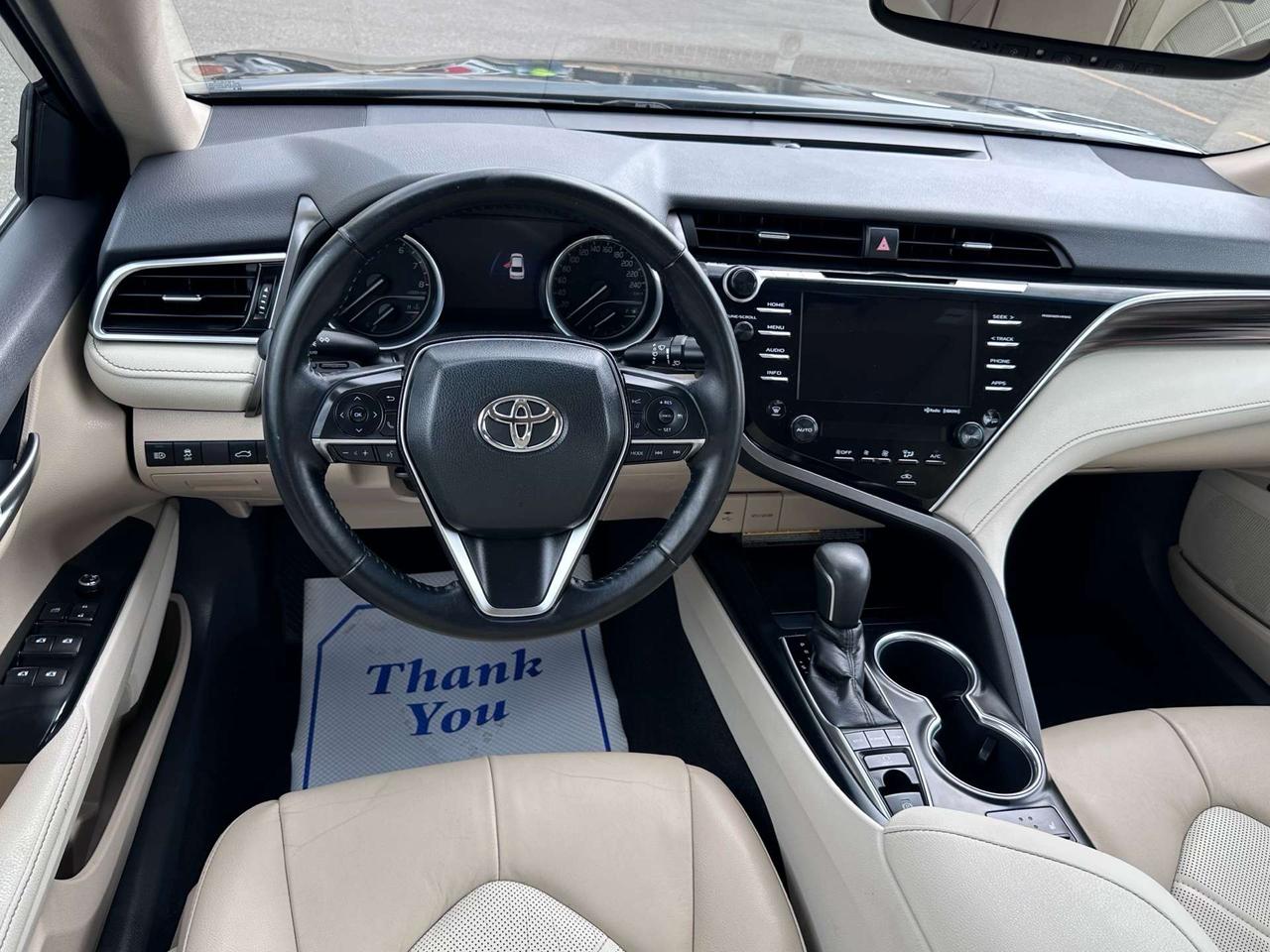 2018 Toyota Camry XLE ~ LEATHER ~ PANORAMIC ROOF ~ CERTIFIED Photo4