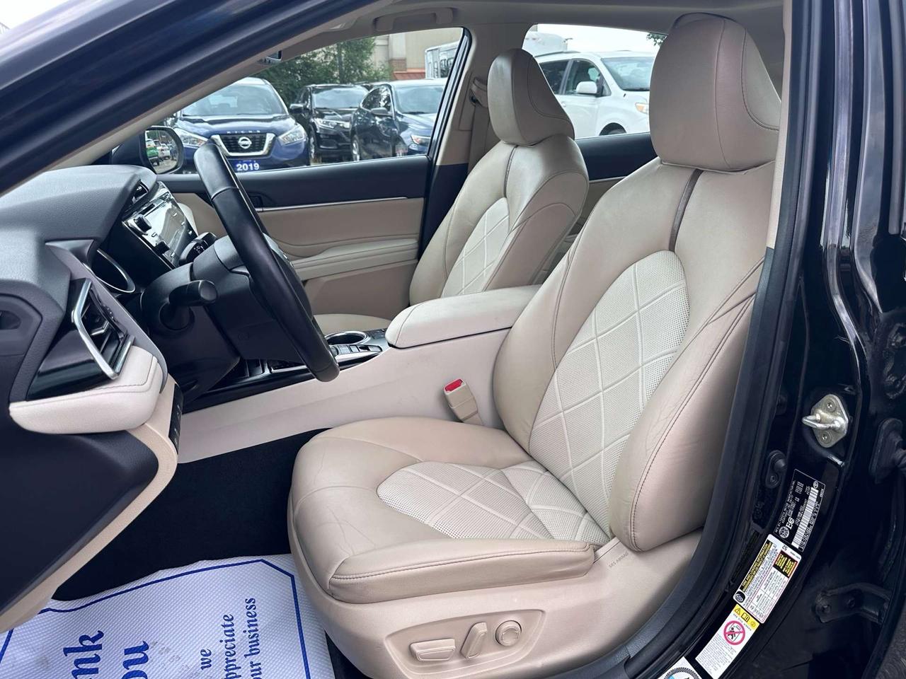 2018 Toyota Camry XLE ~ LEATHER ~ PANORAMIC ROOF ~ CERTIFIED Photo