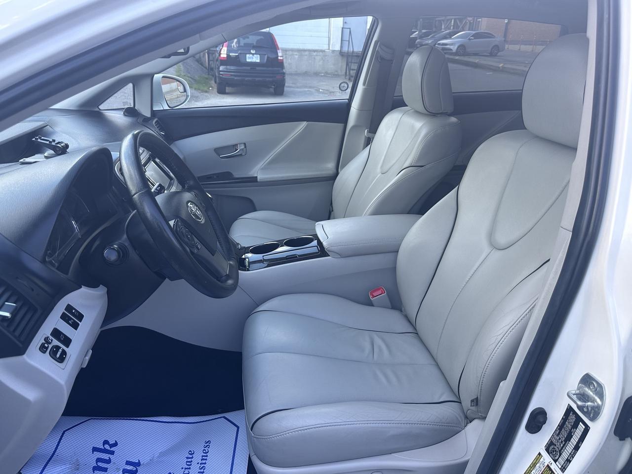 2014 Toyota Venza LIMITED ~ V6 ~ AWD ~ NO ACCIDENTS ~ CERTIFIED Photo