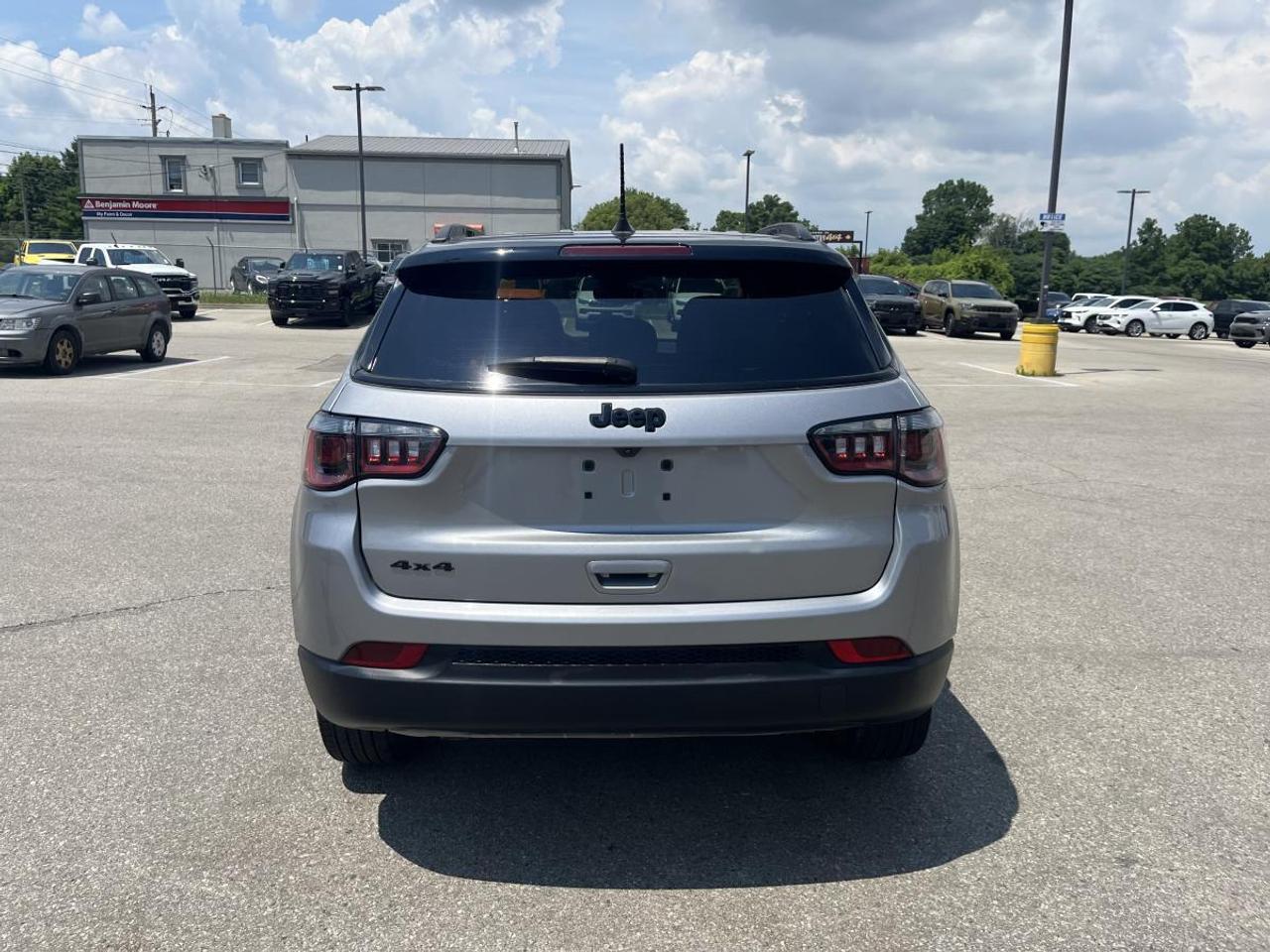 2024 Jeep Compass Altitude 4x4 Photo
