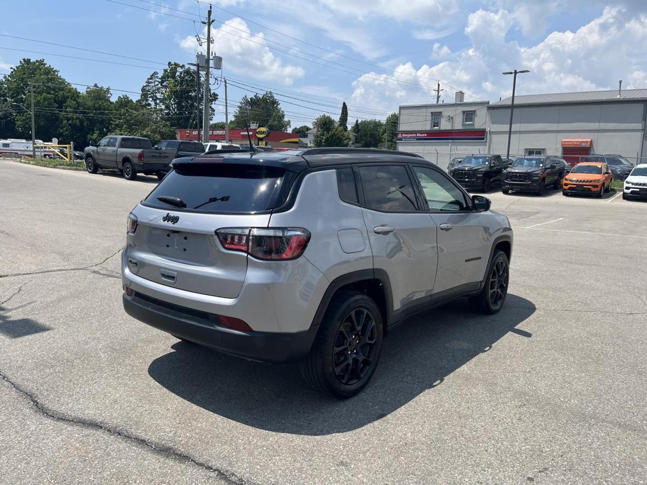 2024 Jeep Compass Altitude 4x4 Photo