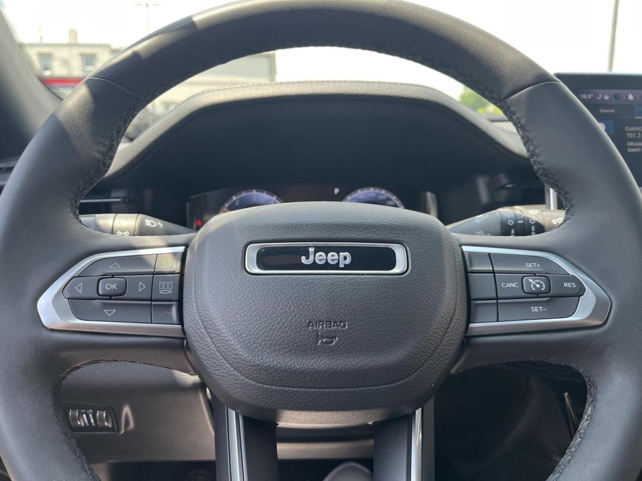 2024 Jeep Compass Altitude 4x4 Photo