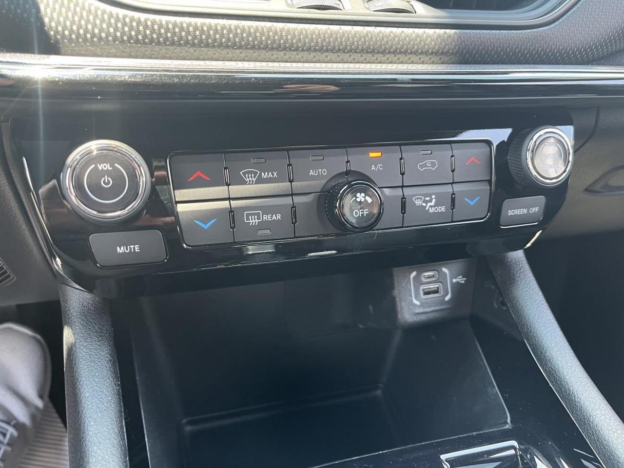 2024 Jeep Compass Altitude 4x4 Photo