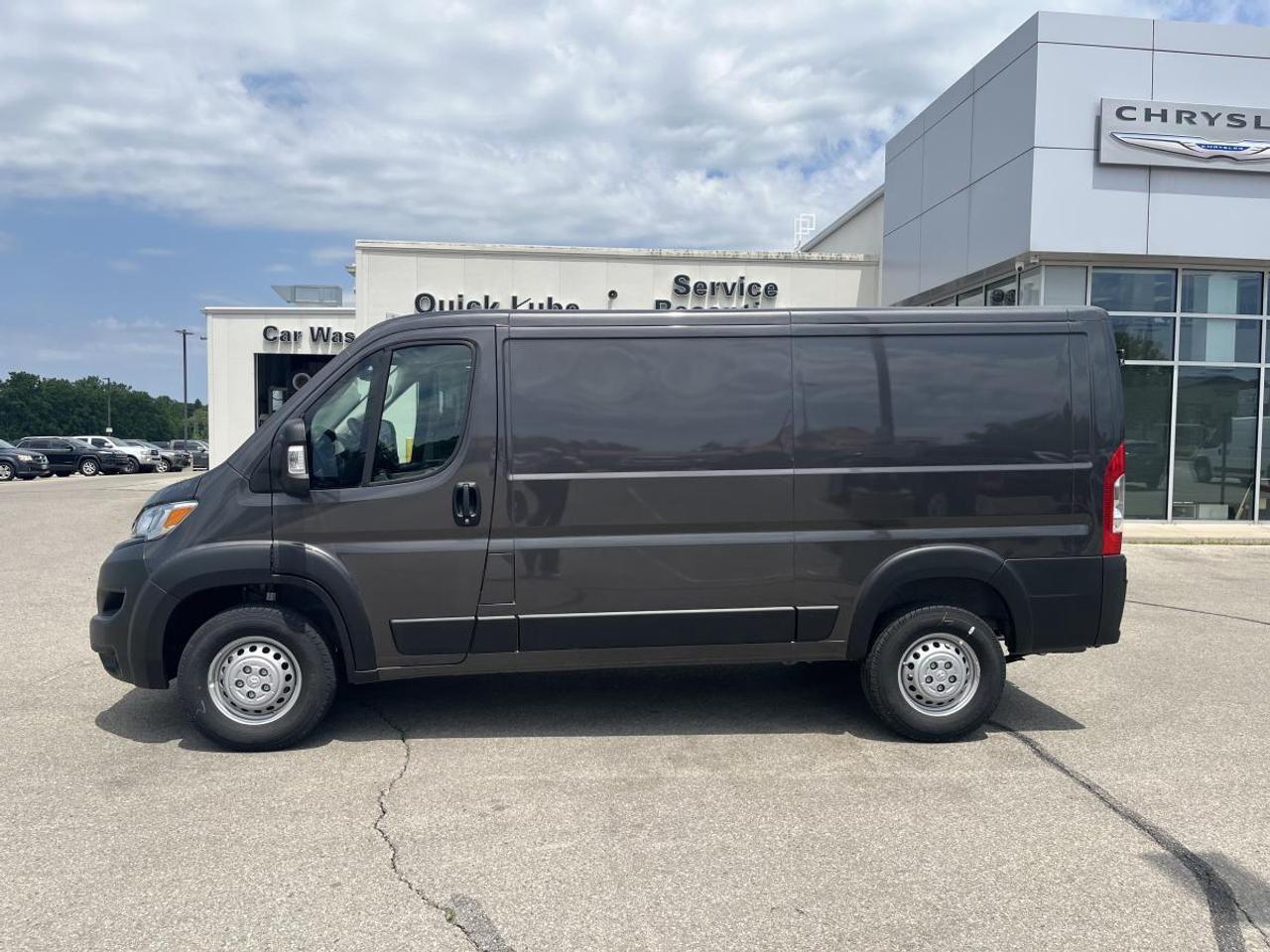 2025 RAM ProMaster Cargo Van Tradesman 2500 Low Roof 136 WB w/Pass Seat Photo2