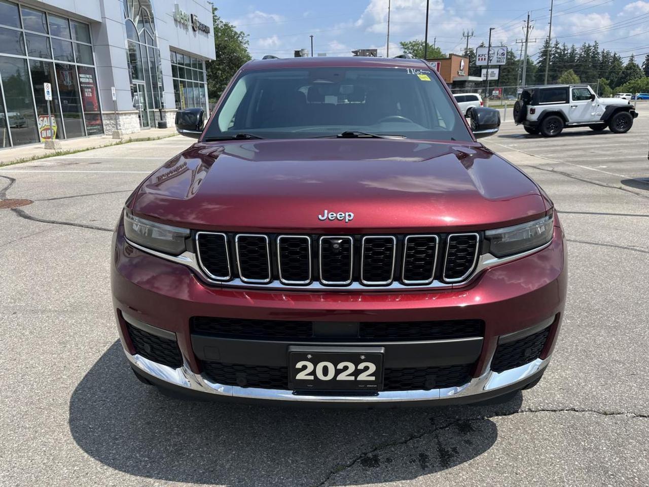 2022 Jeep Grand Cherokee L Limited 4x4 Photo1