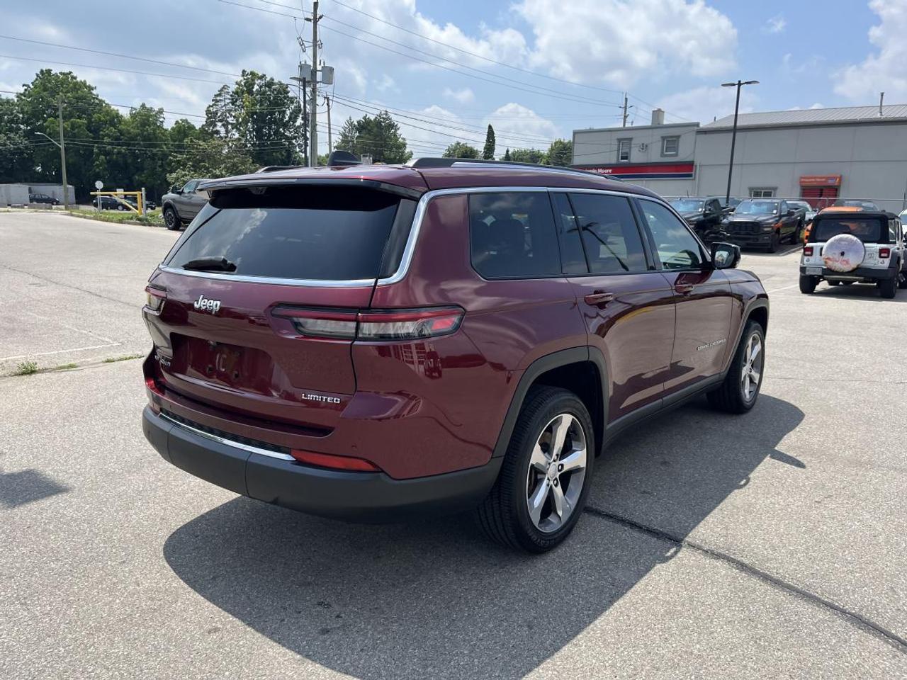 2022 Jeep Grand Cherokee L Limited 4x4 Photo