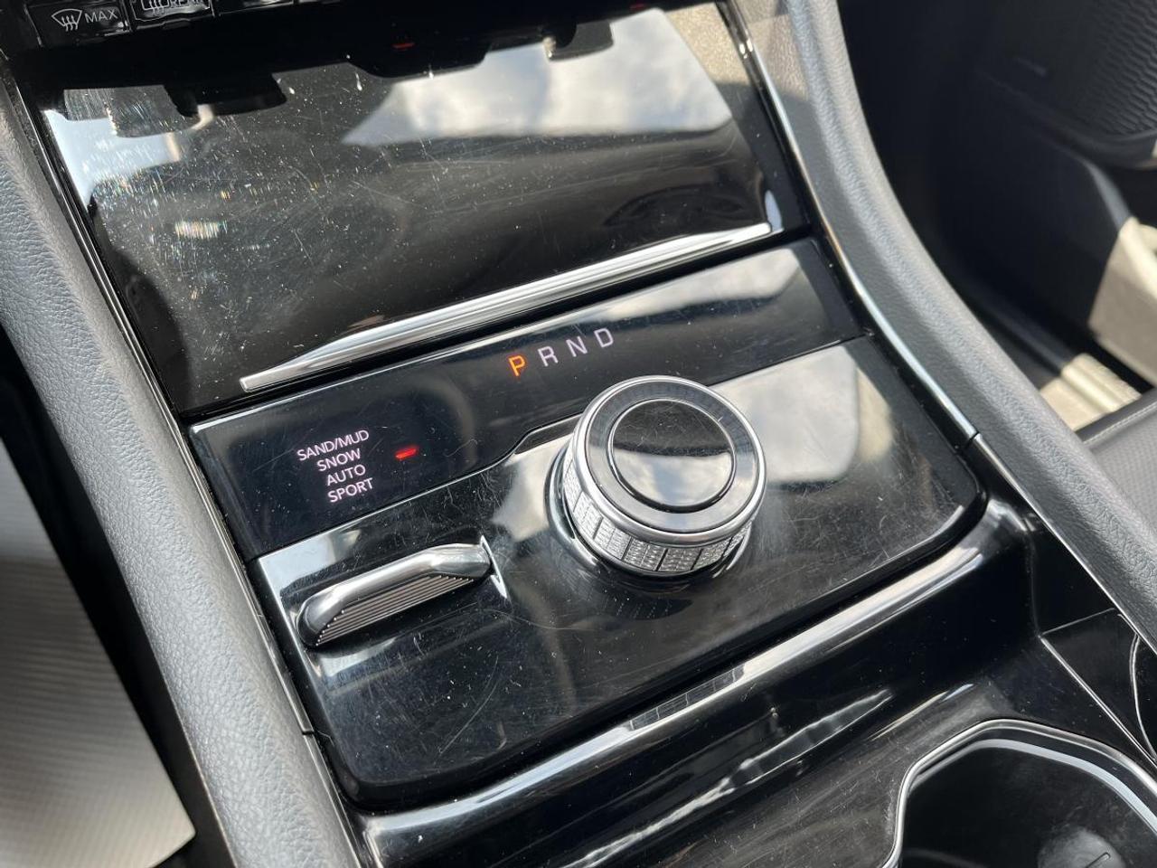 2022 Jeep Grand Cherokee L Limited 4x4 Photo