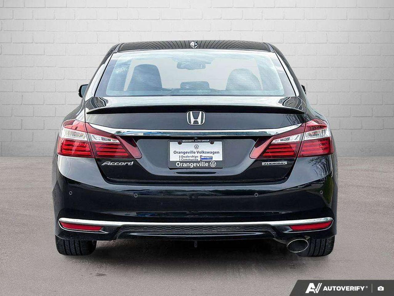 2017 Honda Accord 4dr I4 CVT Touring Photo