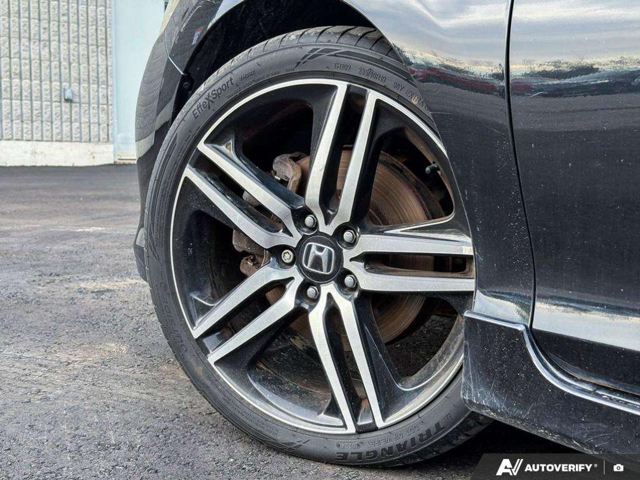 2017 Honda Accord 4dr I4 CVT Touring Photo