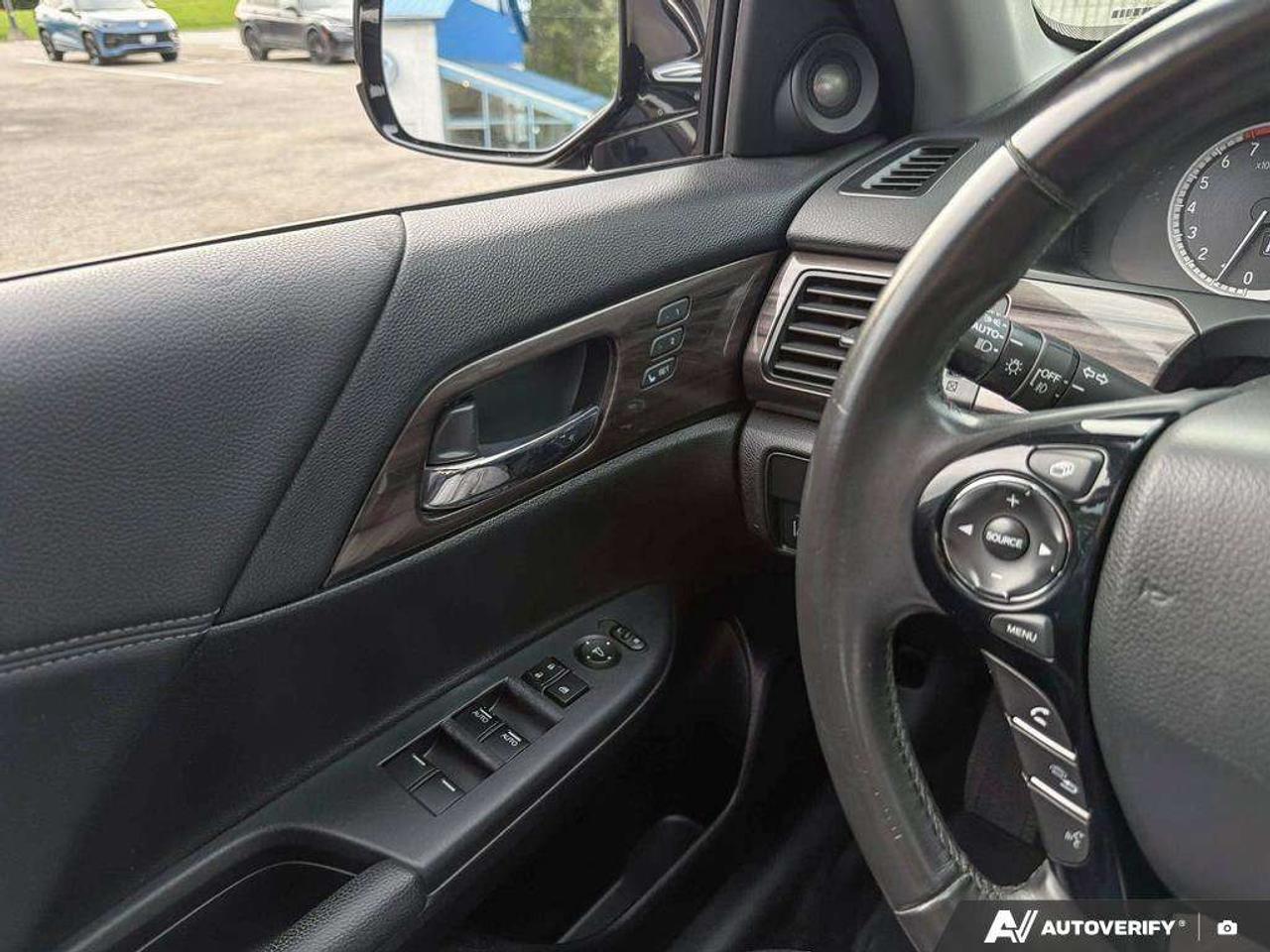 2017 Honda Accord 4dr I4 CVT Touring Photo
