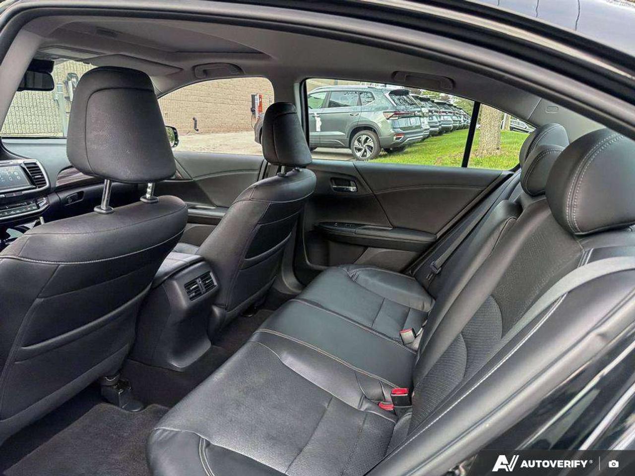 2017 Honda Accord 4dr I4 CVT Touring Photo