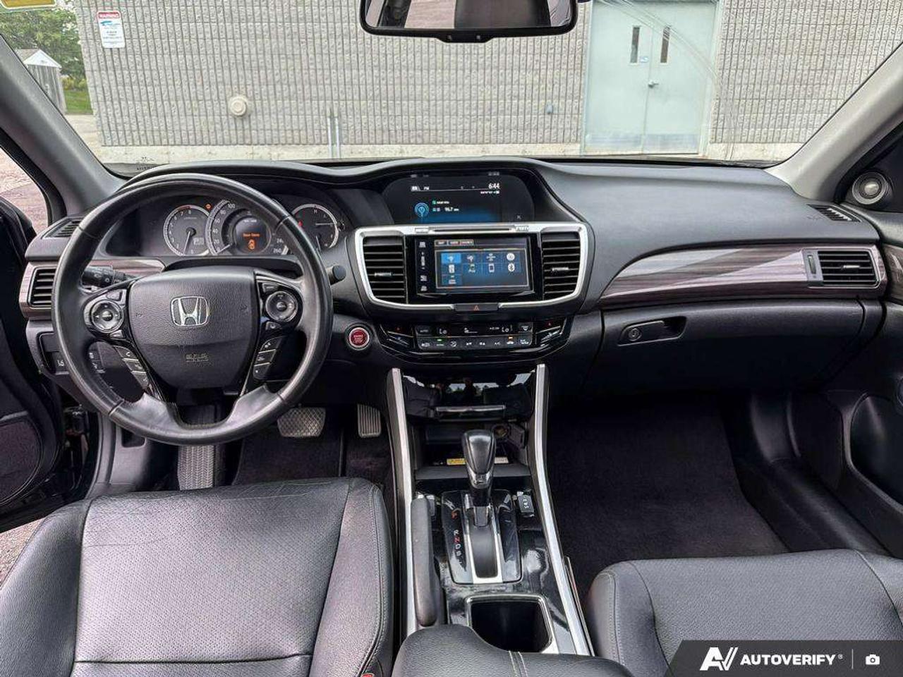 2017 Honda Accord 4dr I4 CVT Touring Photo
