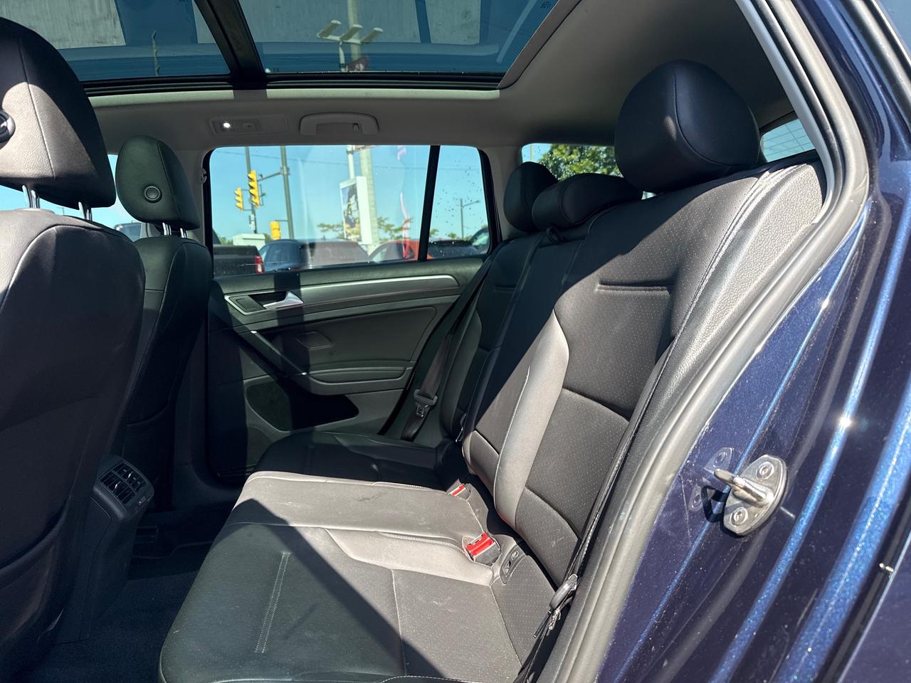 2018 Volkswagen Golf SportWagen 1.8 TSI Comfortline (A6) 4dr Front-Wheel Drive Wagon Photo