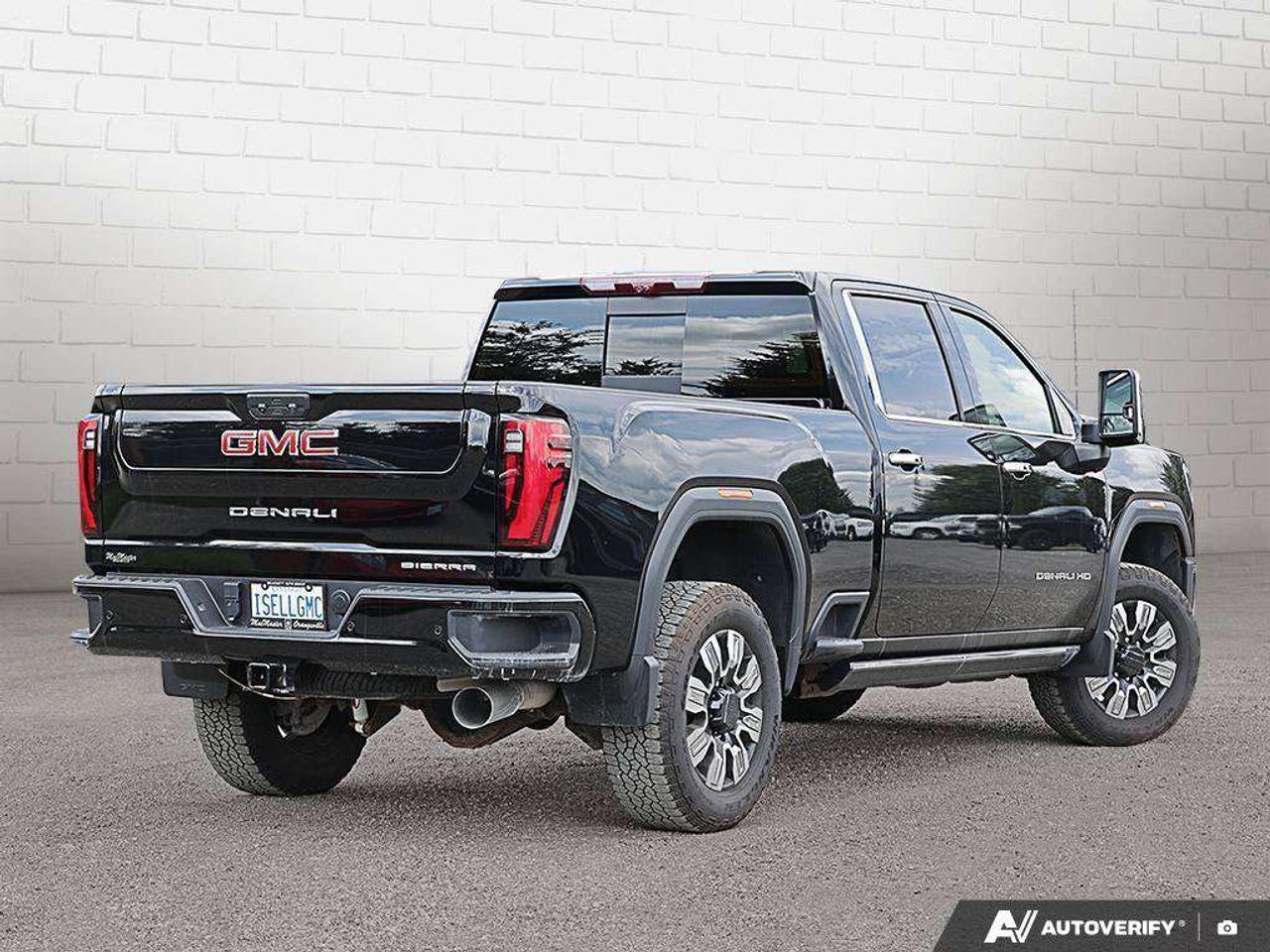 2024 GMC SIERRA 2500HD DENALI, 6.6L DIESEL V8, ALLOYS, LEATHER, SUNROOF, CERTIFIED PREOWNED! Photo
