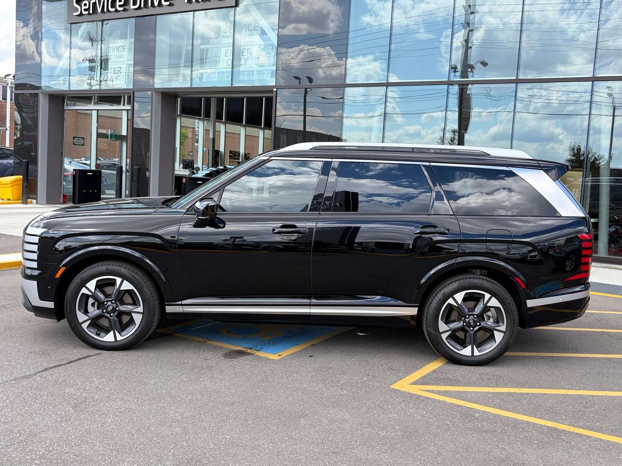 2026 Hyundai Palisade Hybrid CERTIFIED PRE-OWNED   Luxury Hyrbrid AWD Photo5