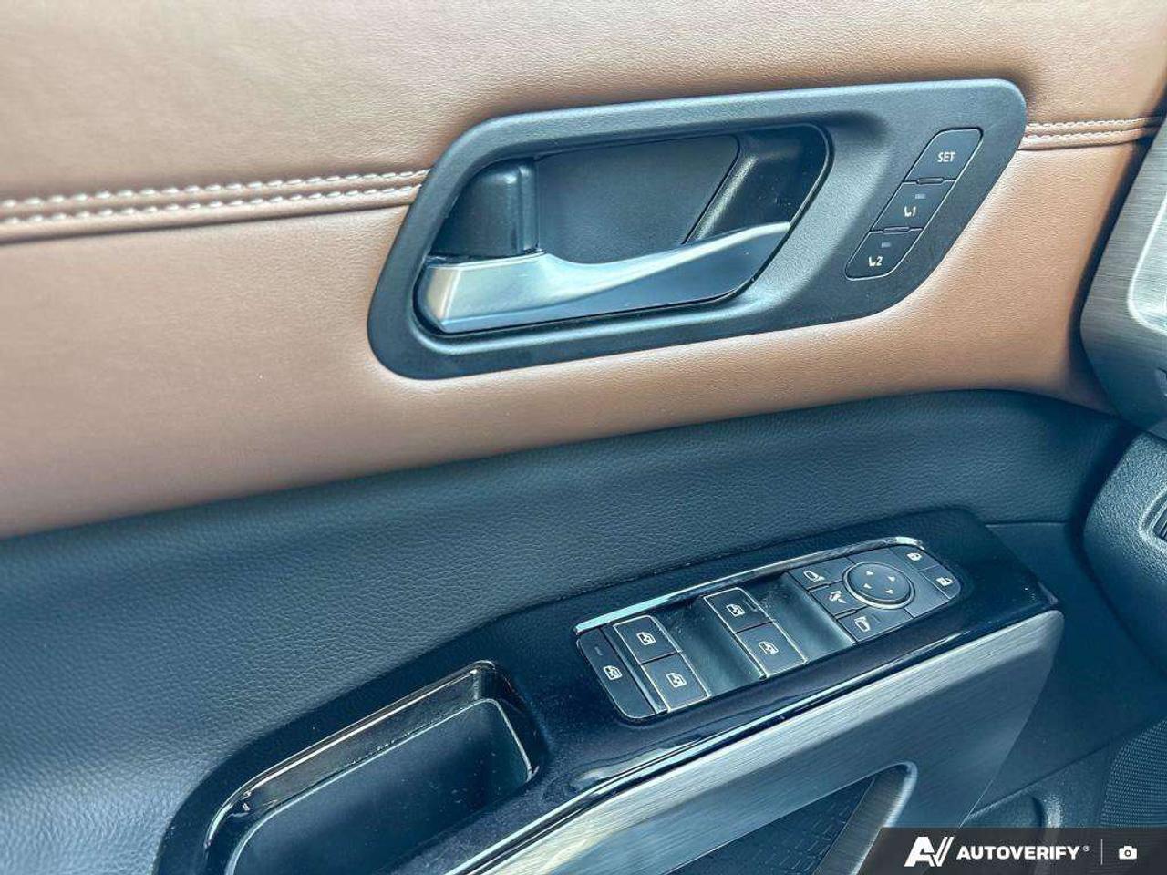 2024 Nissan Pathfinder Platinum AWD   Cooling Seats   Apple Car Play   36 Photo