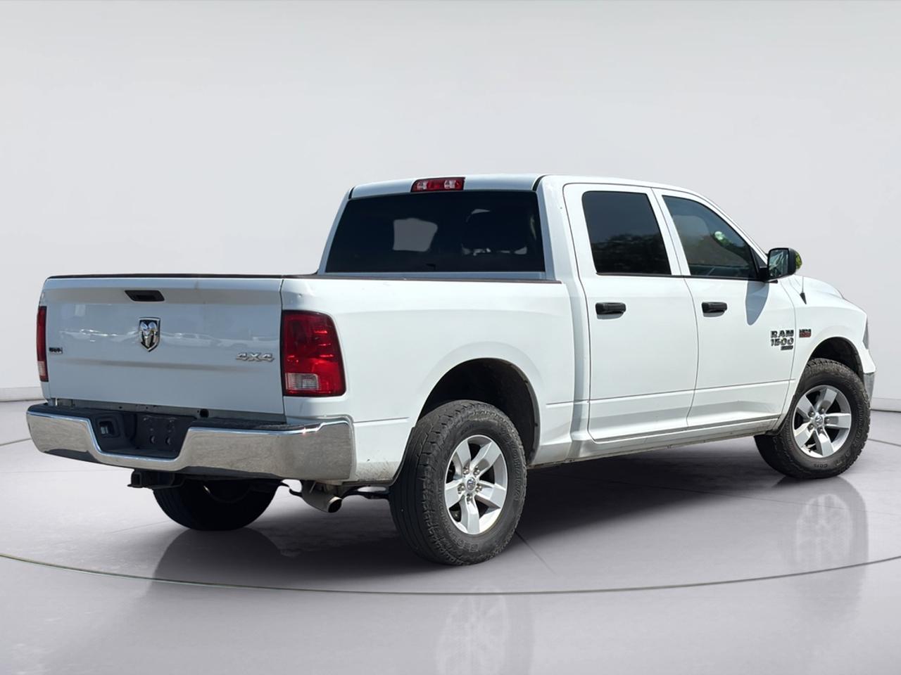 2023 RAM 1500 SLT 5.7L V8 Photo
