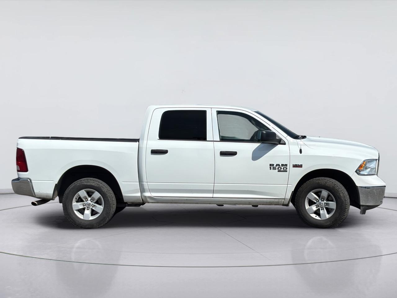 2023 RAM 1500 SLT 5.7L V8 Photo