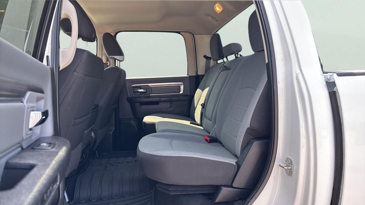 2023 RAM 1500 SLT 5.7L V8 Photo