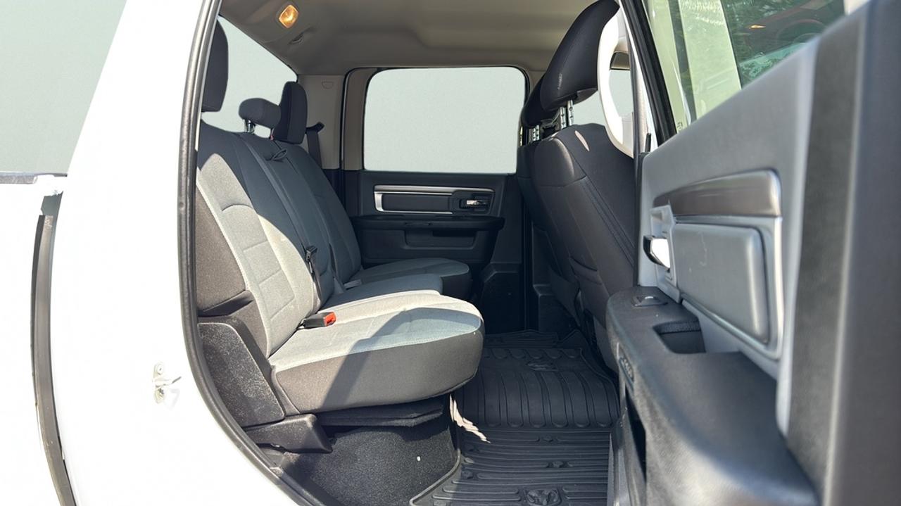 2023 RAM 1500 SLT 5.7L V8 Photo