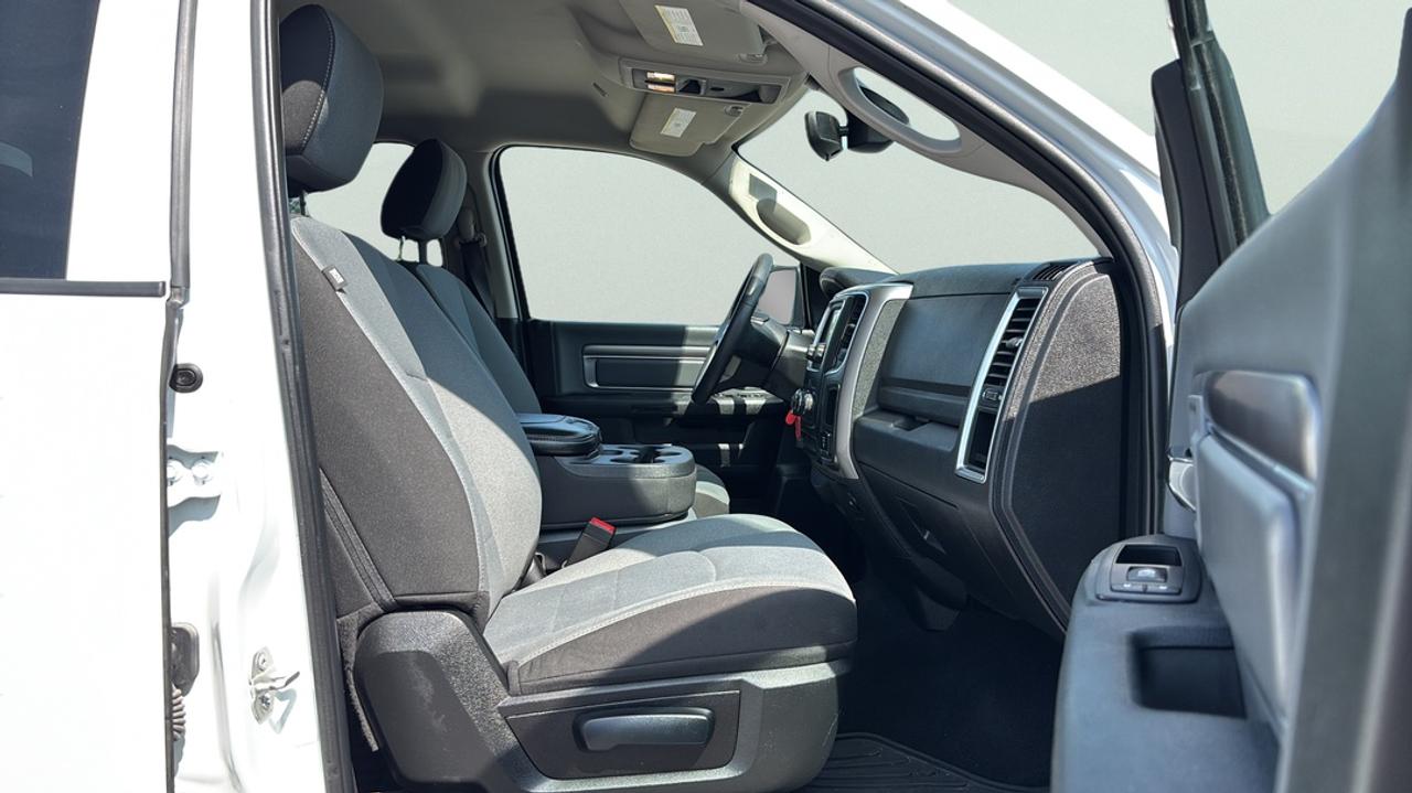 2023 RAM 1500 SLT 5.7L V8 Photo