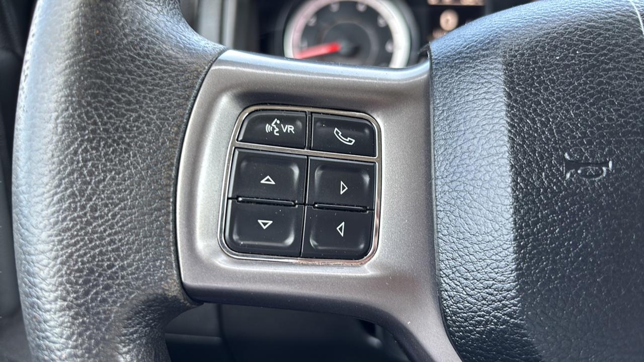 2023 RAM 1500 SLT 5.7L V8 Photo