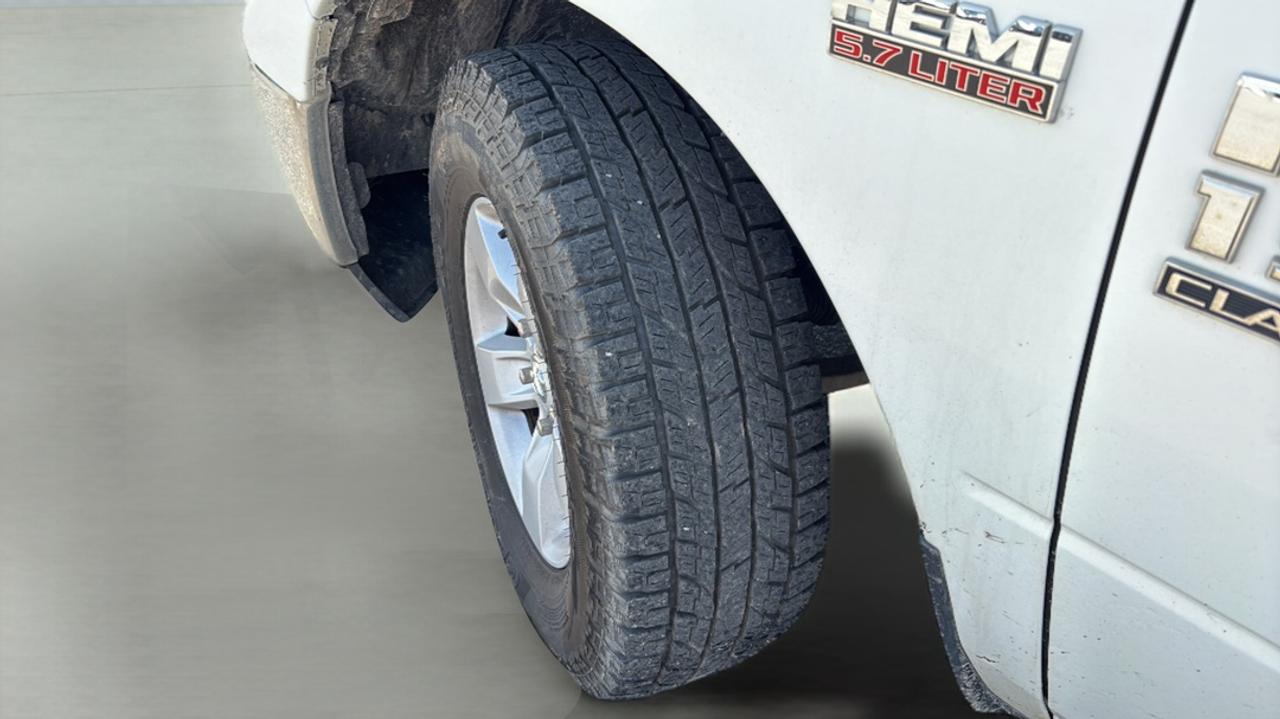 2023 RAM 1500 SLT 5.7L V8 Photo