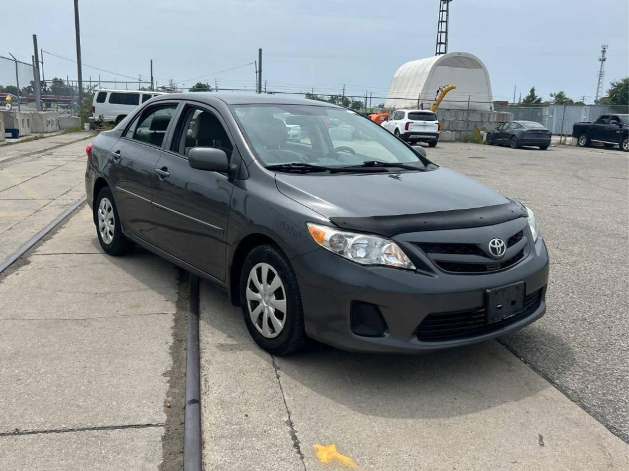 2013 Toyota Corolla 4dr Sdn Auto CE/ CAR FAX CLEAN !!  111849 KMS Photo0