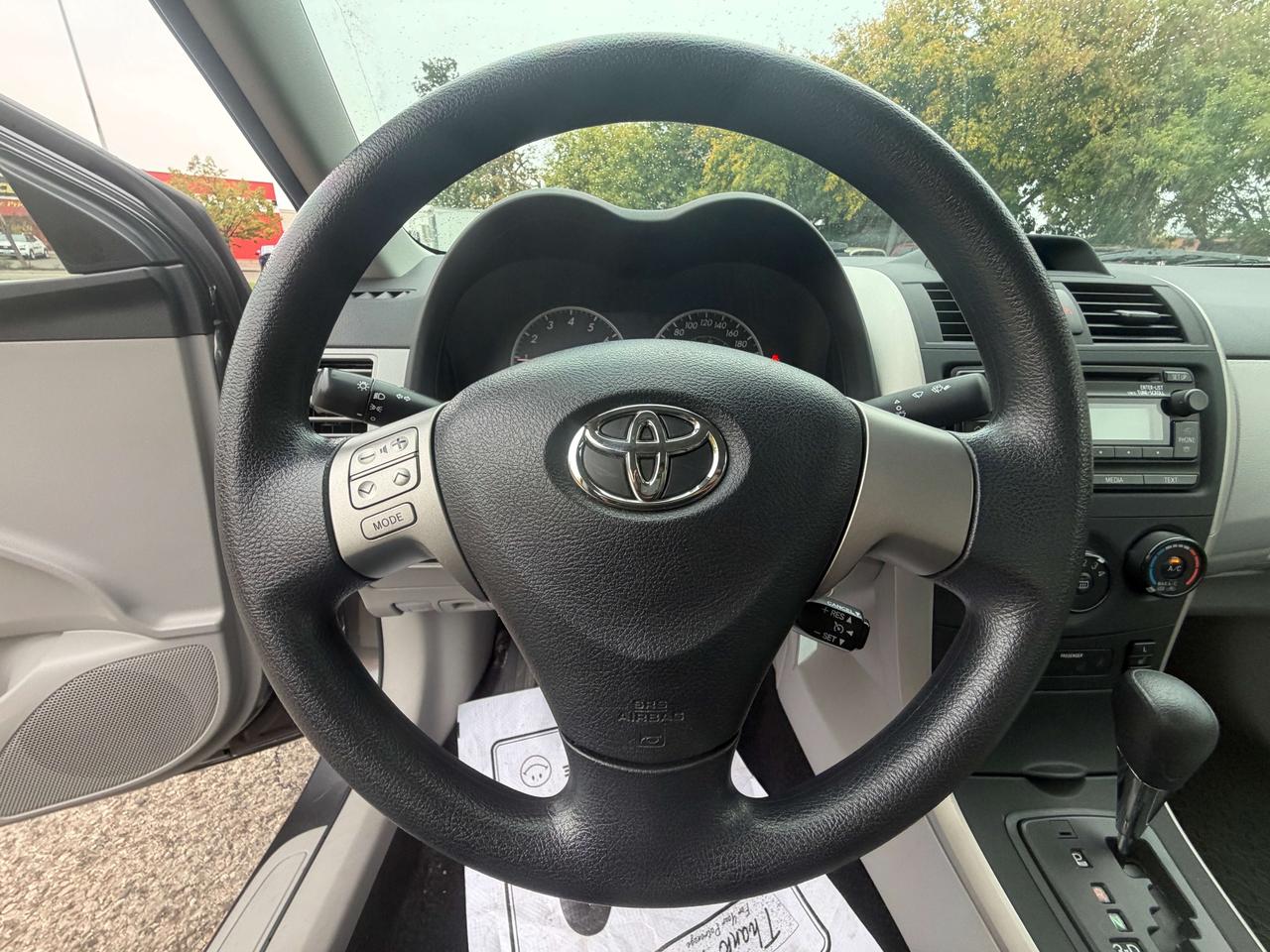 2013 Toyota Corolla 4dr Sdn Auto CE/ CAR FAX CLEAN !!  111849 KMS Photo