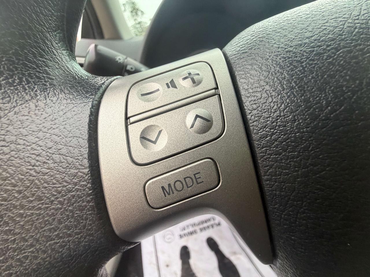 2013 Toyota Corolla 4dr Sdn Auto CE/ CAR FAX CLEAN !!  111849 KMS Photo
