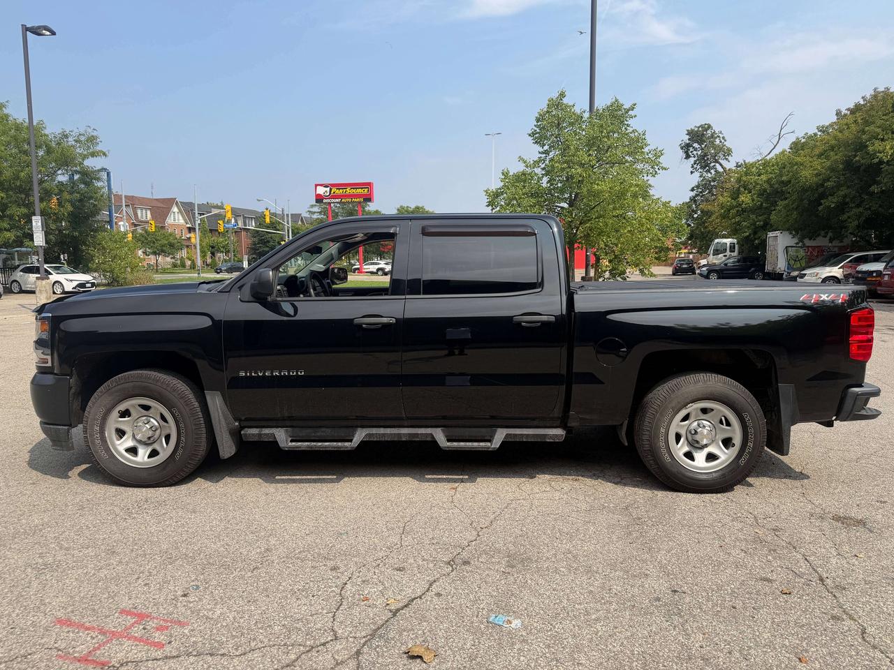 2018 Chevrolet Silverado 1500 SOLD 4WD Crew Cab 143.5  Work Truck 130801 KMS !!! Photo