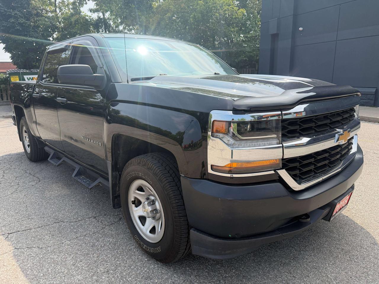 2018 Chevrolet Silverado 1500 SOLD 4WD Crew Cab 143.5  Work Truck 130801 KMS !!! Photo