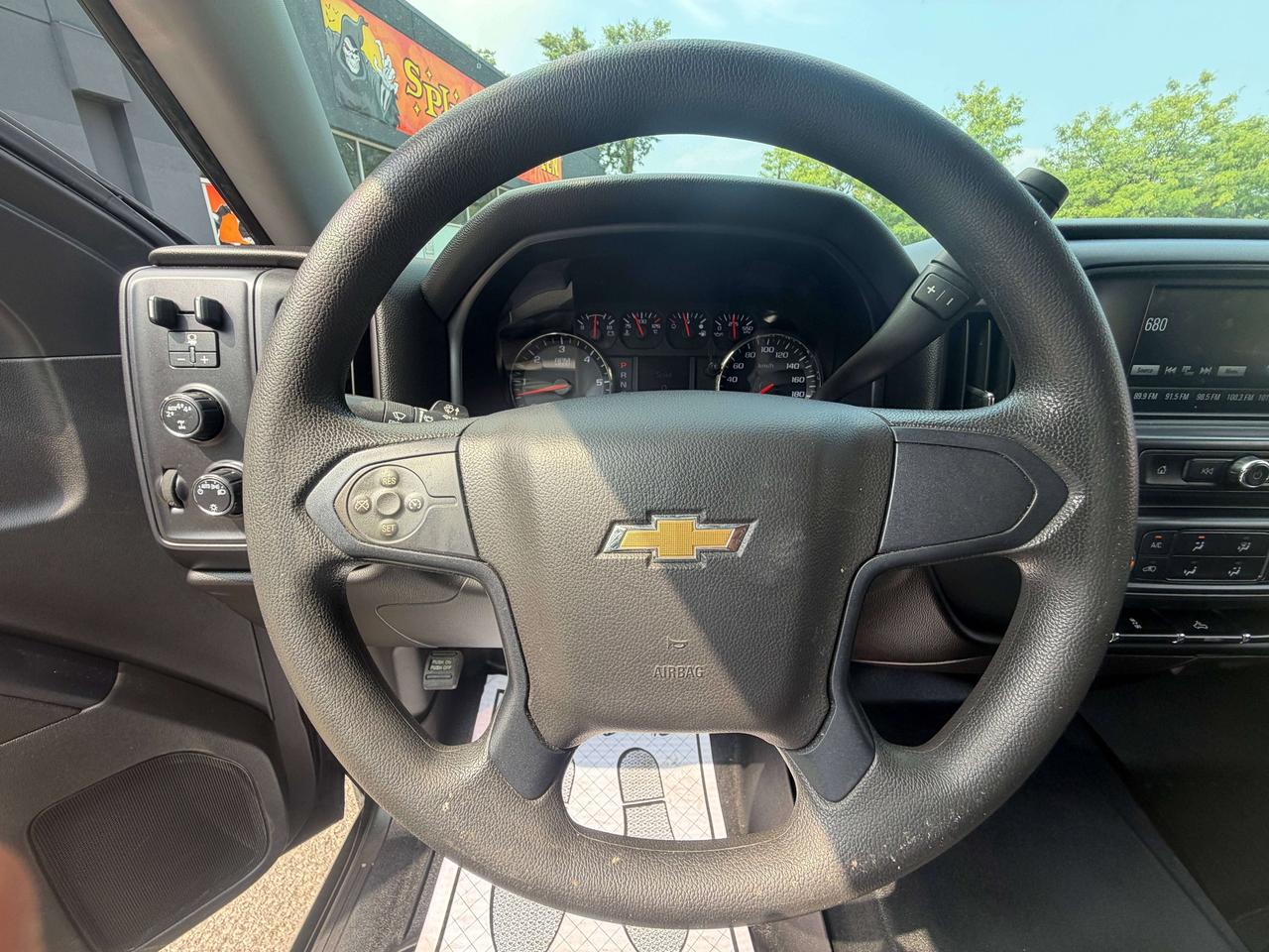 2018 Chevrolet Silverado 1500 SOLD 4WD Crew Cab 143.5  Work Truck 130801 KMS !!! Photo
